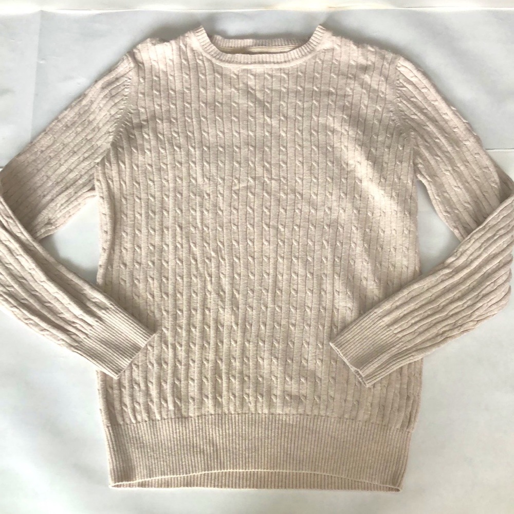 Woman’s Kim Rogers Sweater. Round Neck.